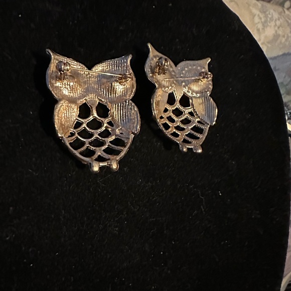 2 owl pins with blue eyes - Picture 2 of 2